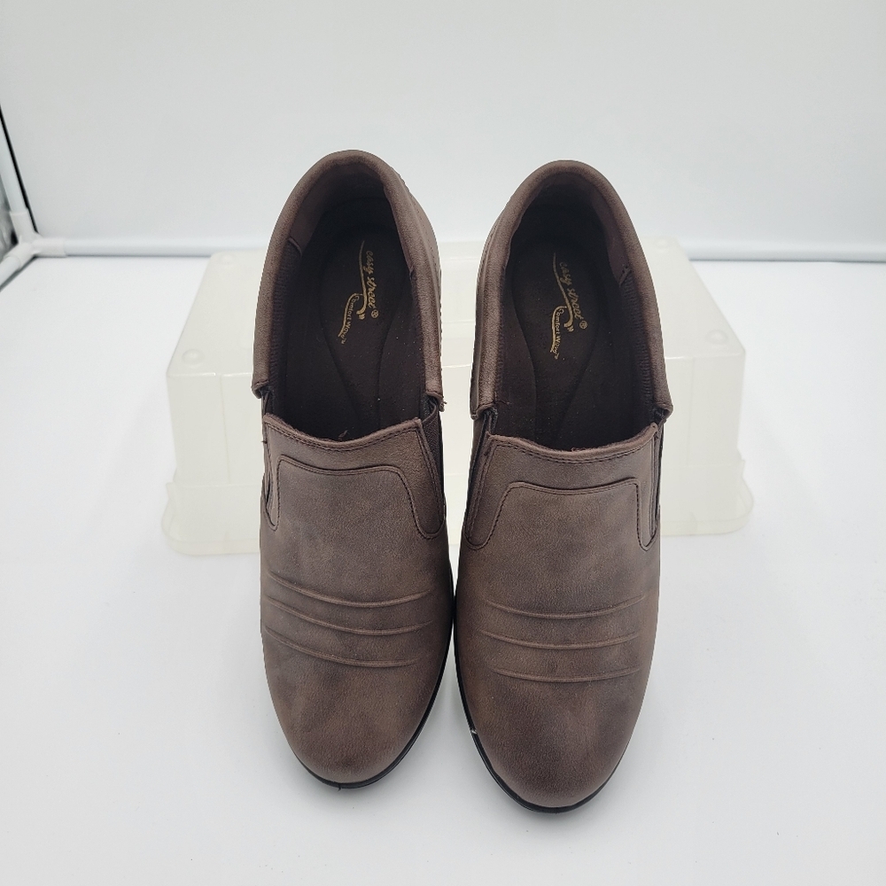 Womans Easy Street Comfort wave Brown Faux Leather Slip on Heeled Size 7M